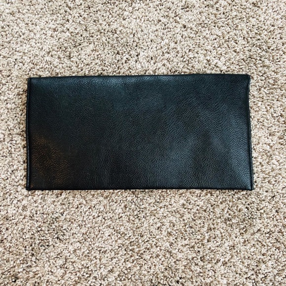 Multi-patterned envelope clutch - Picture 2 of 2